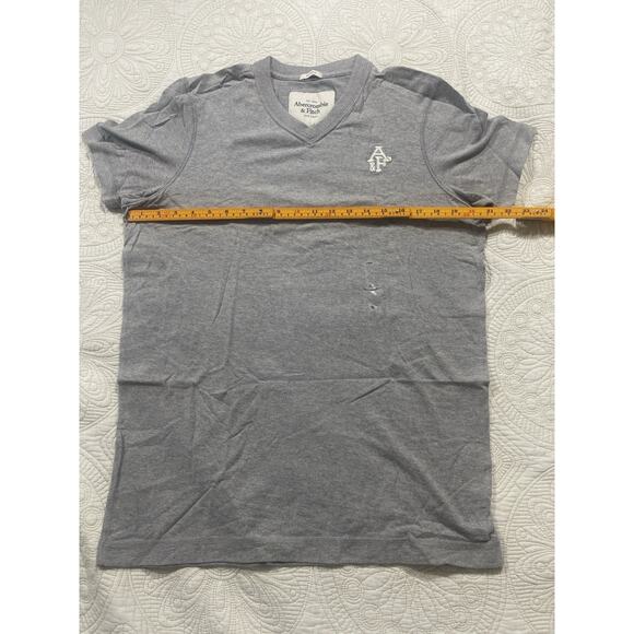 Abercrombie & Fitch Men’s Gray V-Neck Logo T-Shirt Muscle Fit Size XL - Picture 3 of 5